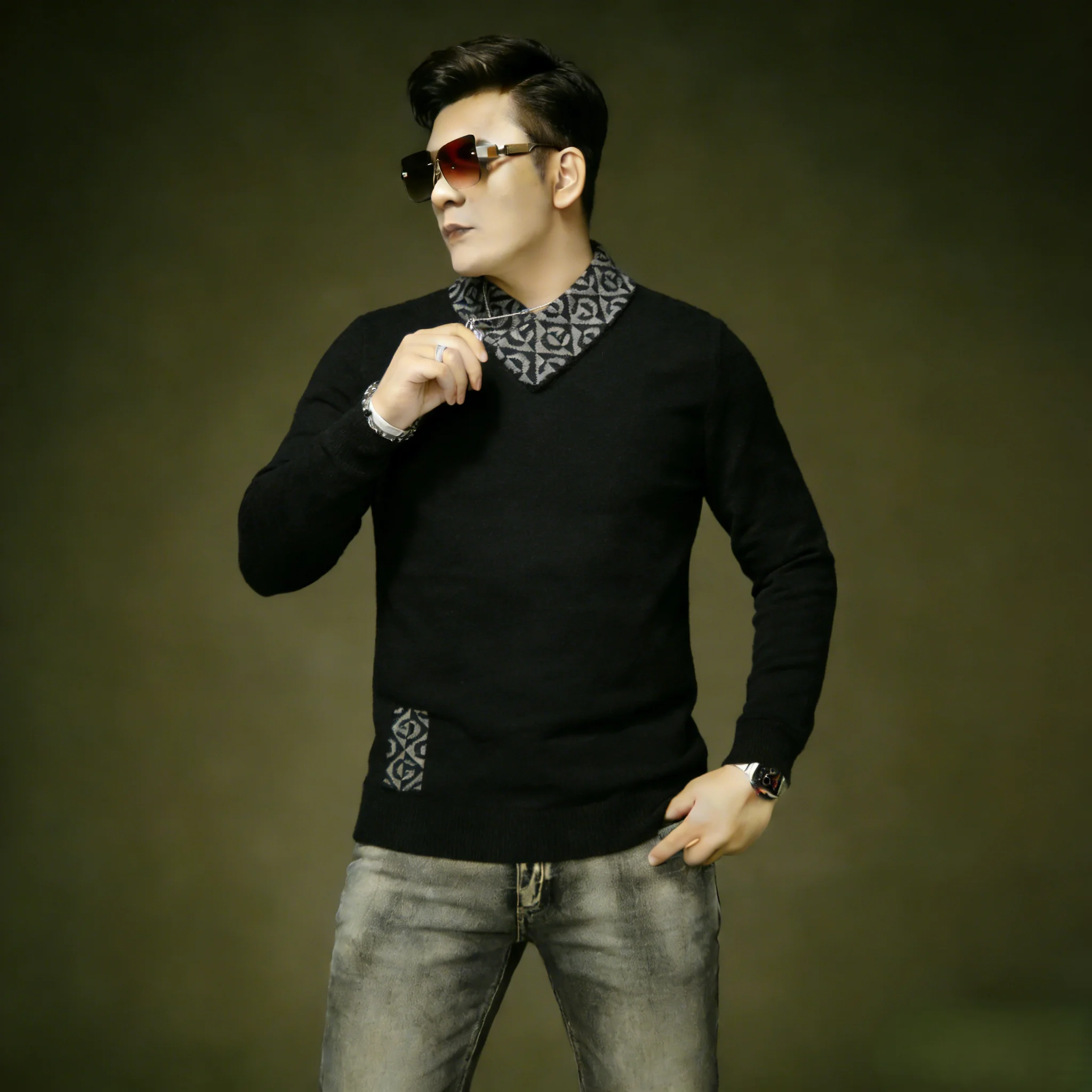 

Теплый шерстяной вязаный свитер мужской, приталенный, с V-образным вырезом, с вышивкой, в стиле High Street, зимний, модный, деловой, повседневный трикотаж