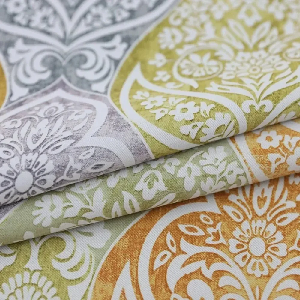 Simple classic and retro printed curtains for blocking light in the living room and bedroom Windows