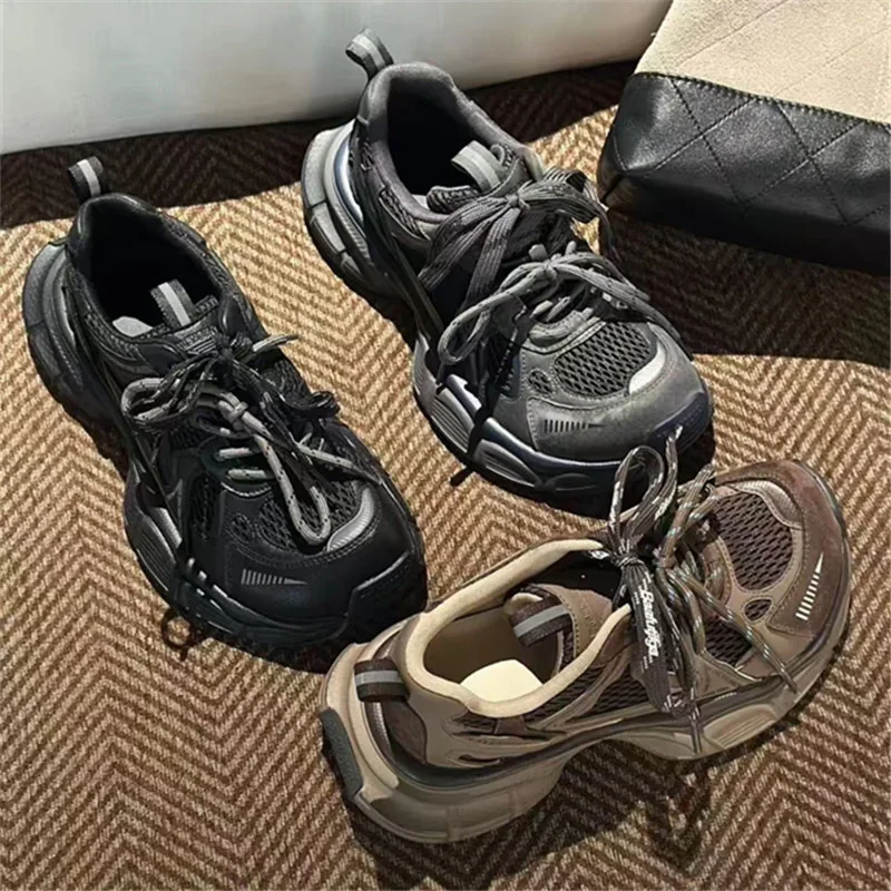 أحذية ريترو أبي للنساء 2025 مجموعة خريف جديدة سميكة القاع متعددة الاستخدامات لينة القاع أحذية رياضية وترفيهية مريحة