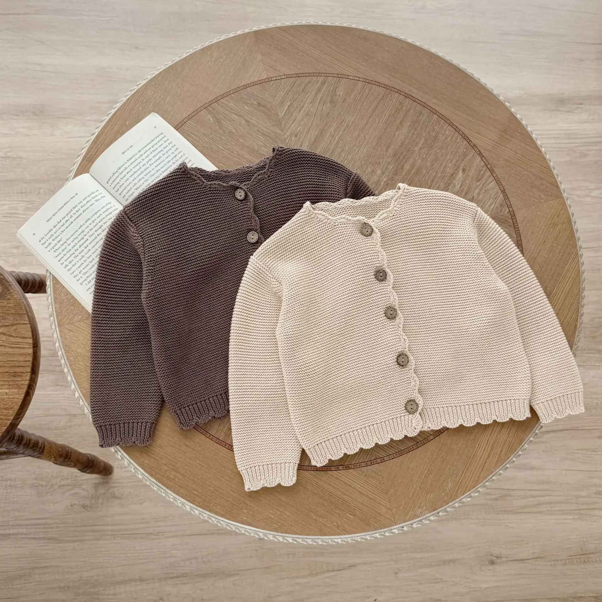 

Хлопковый вязаный кардиган для маленьких девочек и мальчиков, свитер ручной работы с зубцами и длинными рукавами на пуговицах для новорожденных, осенне-зимняя верхняя одежда