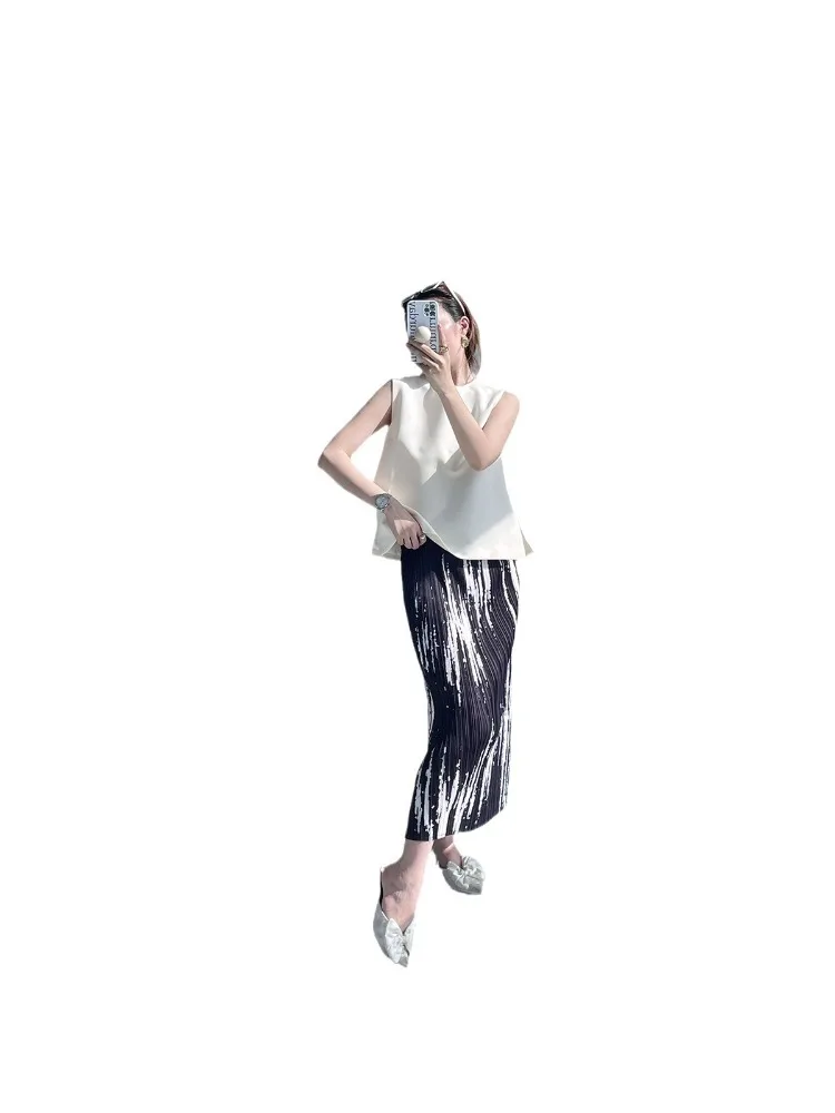 Miyake 2025 Summer New Black and White Printed Folded Half Skirt Retro Style Commuter Medium Length Skirt for Children