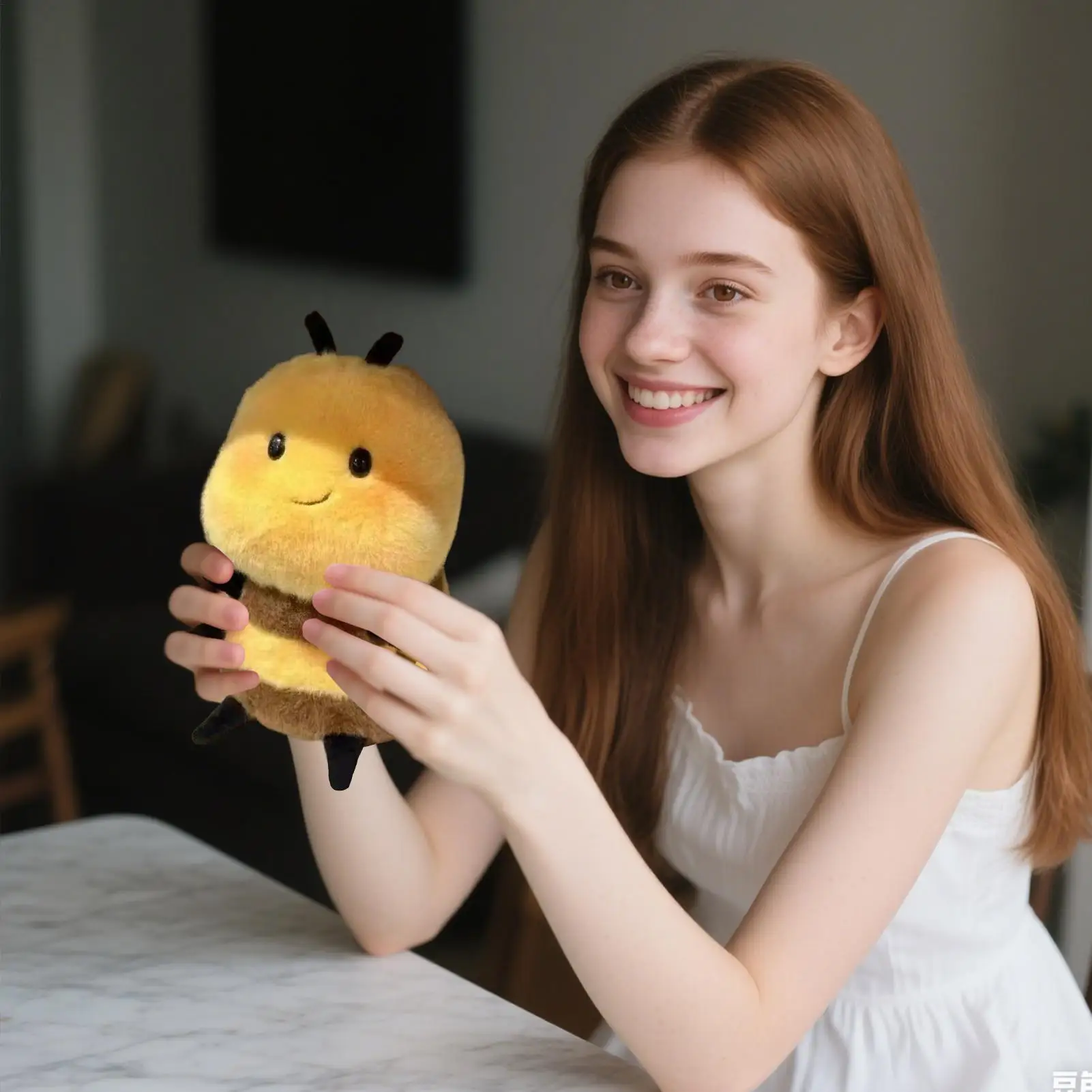 

Милая пчела, плюшевая медовая пчела, плюшевые мягкие игрушки, коллекционная реалистичная фигурка, спальный компаньон для детей, спальня, детский диван