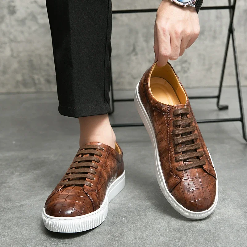 New Brown Men Sneakers Lace-up Solid PU Leather Black White Platform Shoes Men\'s Vulcanize Shoes Size 38-46