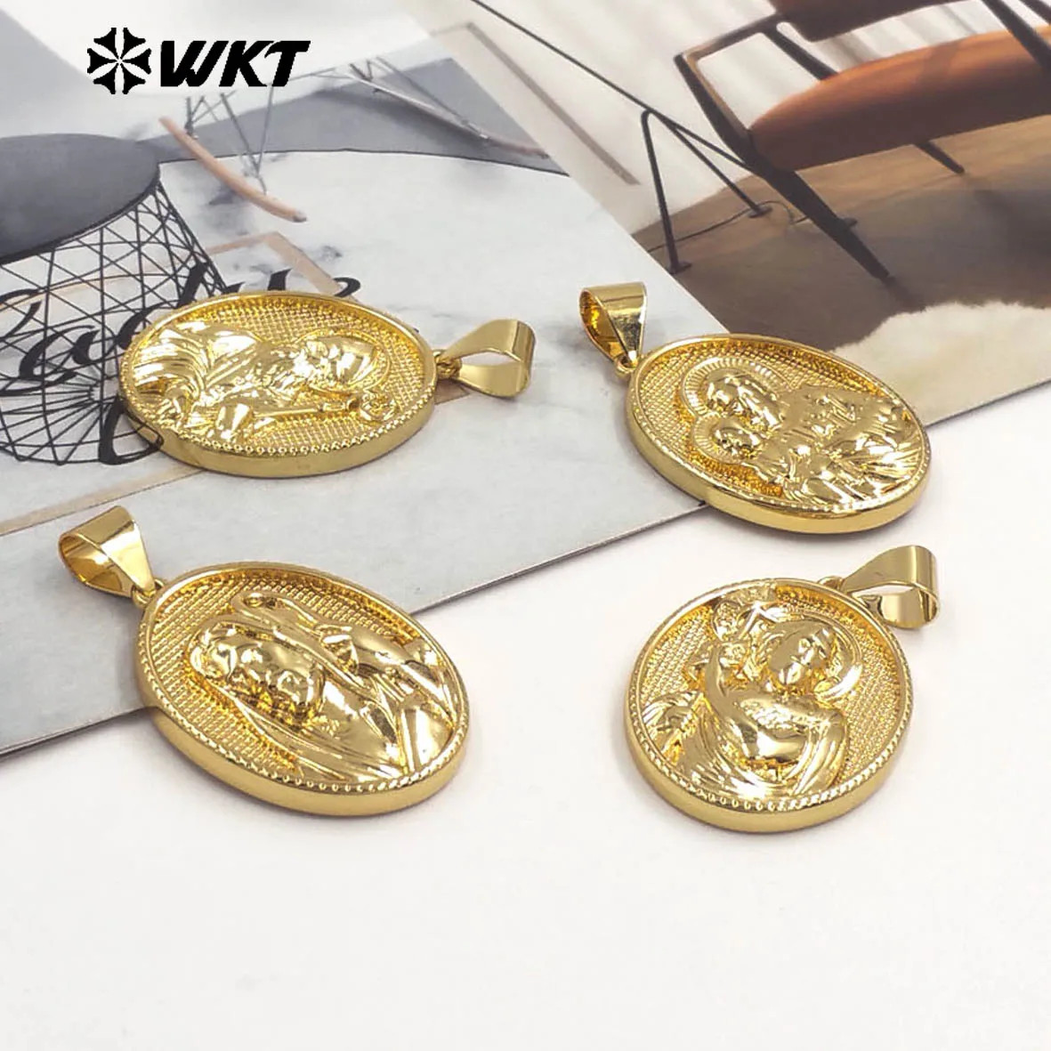 

WT-JFE146 Прекрасный простой миниатюрный кулон круглой формы из желтой латуни для женщин в качестве подарка на годовщину