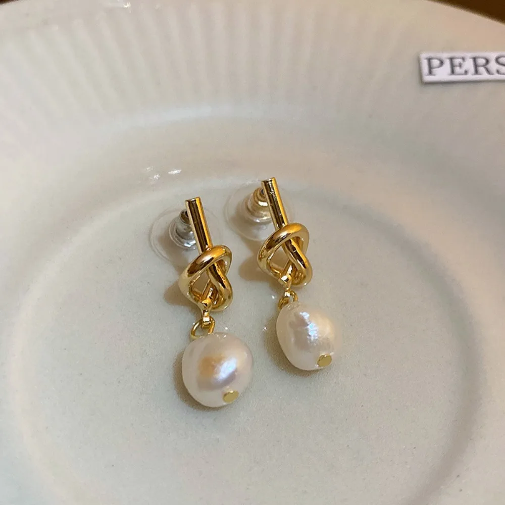 New Pearl Drop Earrings Irregular Senior Design Jewelry Ear Accessories French Temperament Ear Stud Girl