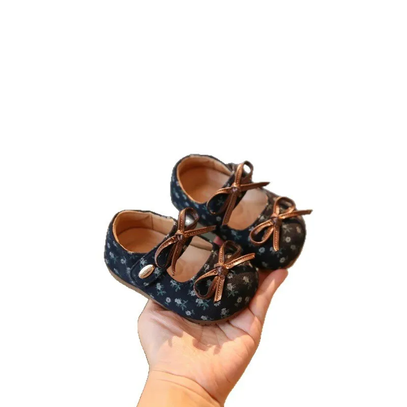 أطفال حذاء كاجوال طفل أحذية بكعب منخفض بولي أحذية أحذية من الجلد أحذية الربيع للفتيات المضادة للانزلاق حذاء أبيض حجم 11 سنتيمتر-13 سنتيمتر