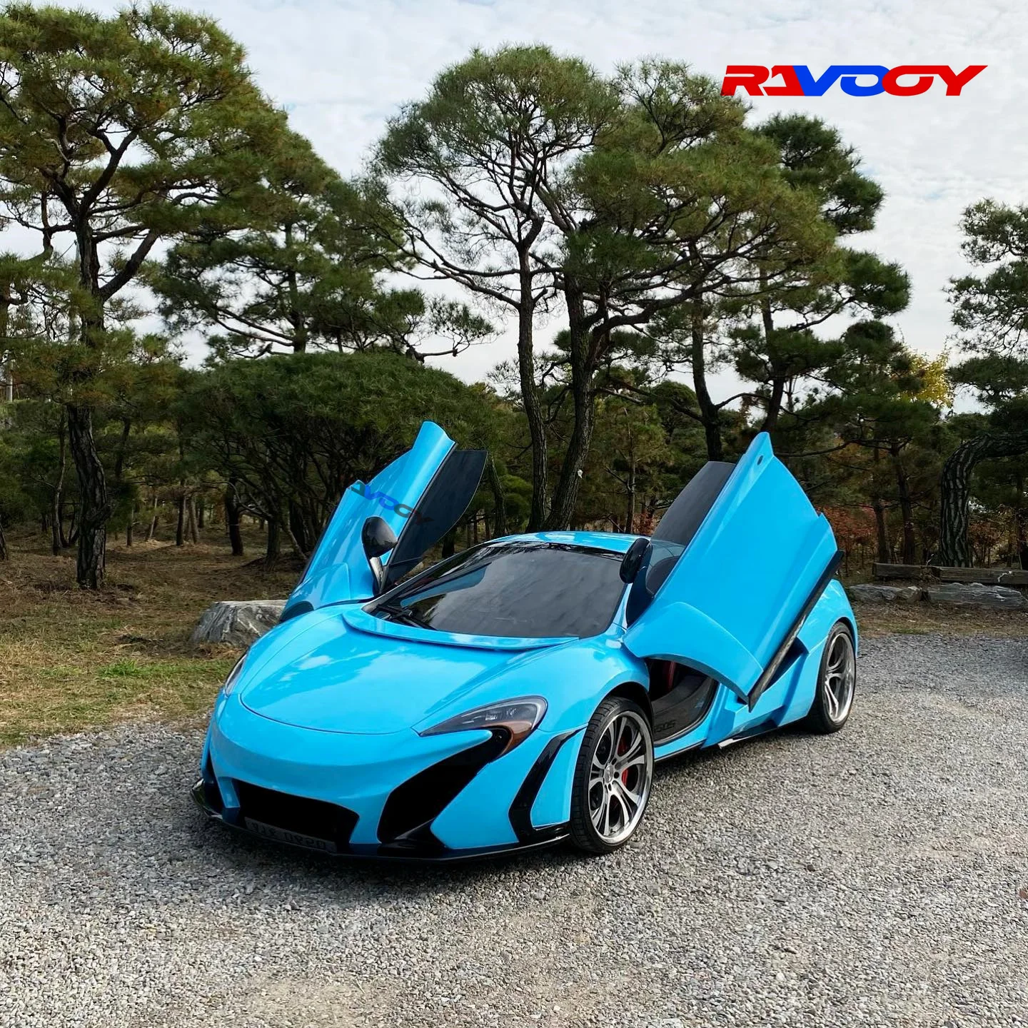 高品質光沢のあるスカイブルービニールラップフィルム自己粘着オートチューニングビニールラップステッカー耐久性のある塗装保護フィルム