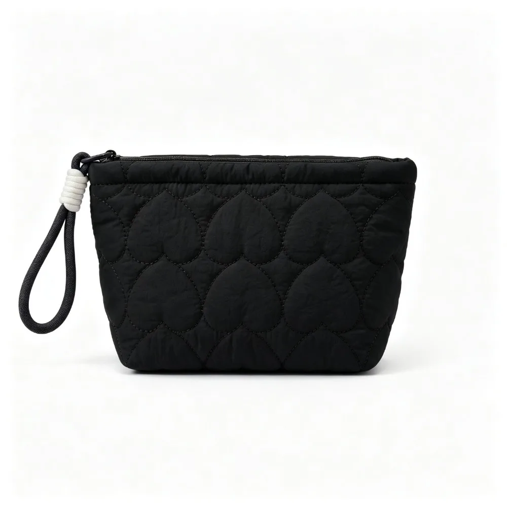 Large Capacity Cosmetic Bag Soft Inner Lining Heart Quilted Makeup Storage Bag Portable with Lanyard Daily Toiletry Bag Travel
