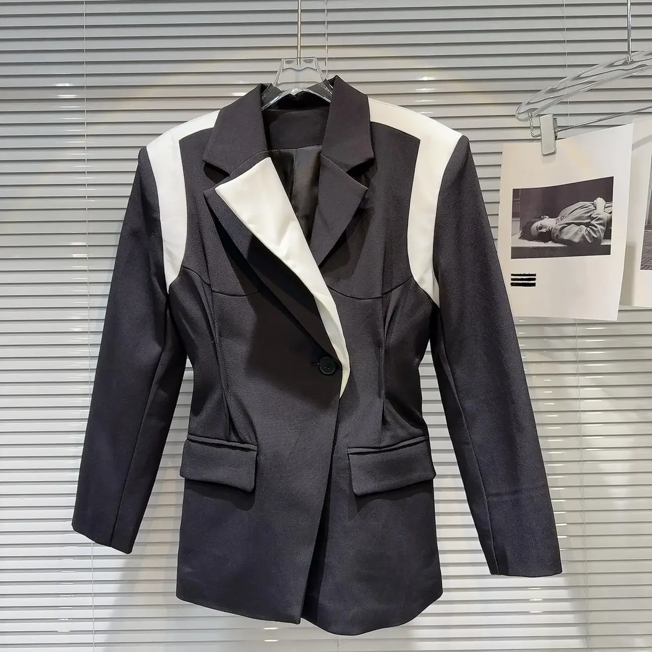 

2025 spring new temperament cool shoulder slim waist suit jacket coat