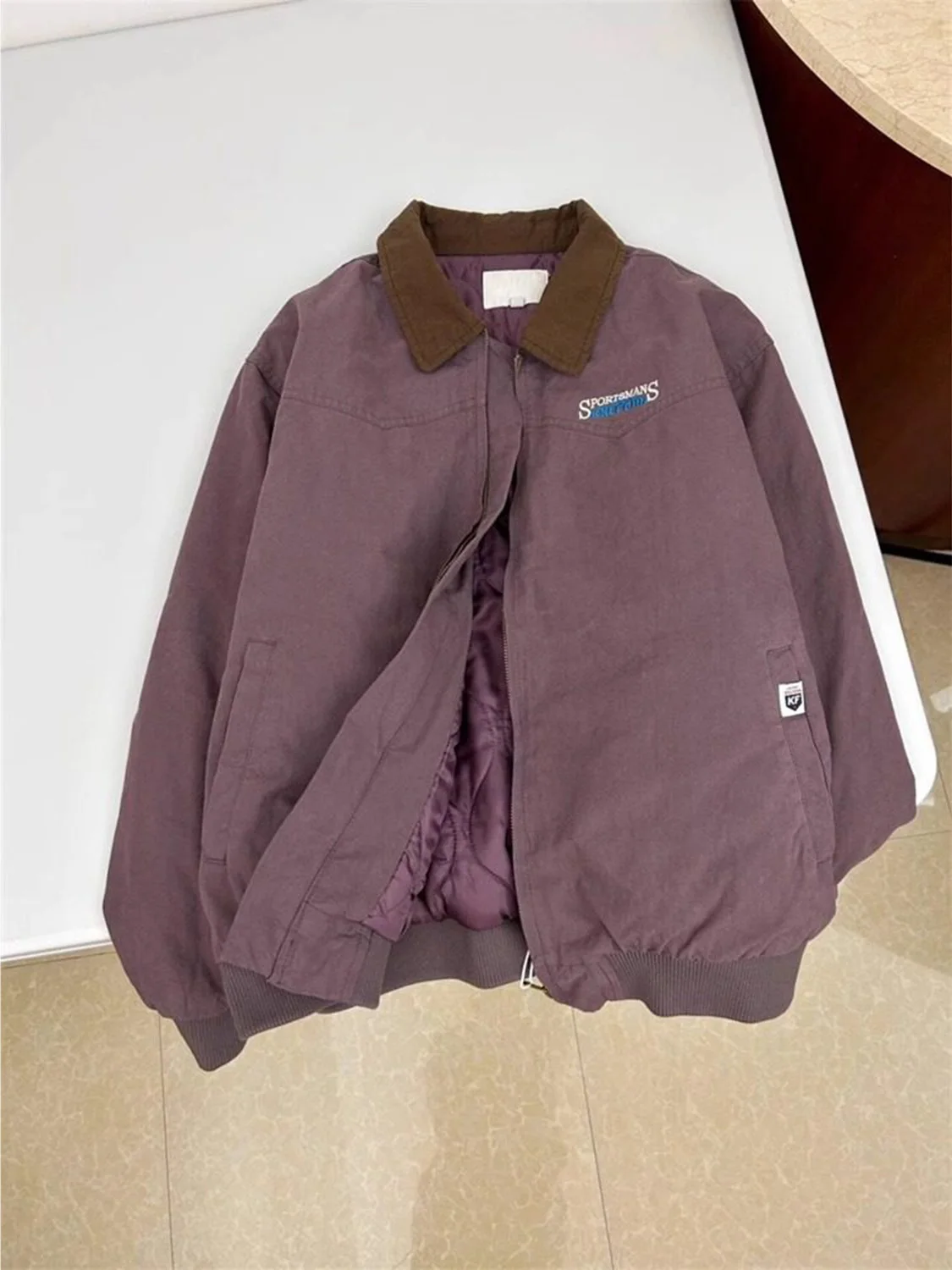 

Ретро-бейсбольная куртка для женщин, фиолетовая, с вышитым воротником, укороченная, размер 2026, весенняя модная верхняя одежда, женское пальто