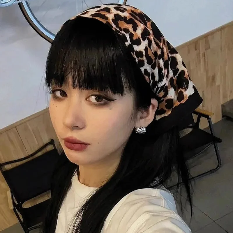 

Women Leopard Print Headscarfs Lady Retro Y2K HipHop Square Headband Spicy Girl Style Street Dance Headscarf Fashion Accessories