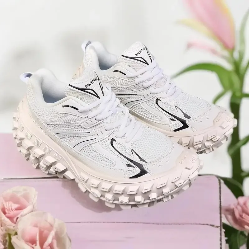 

2026 Men Women Soccer Shoes Society Cleats Professional Boy Football Shoes Non Slip Training Funner Field Boots