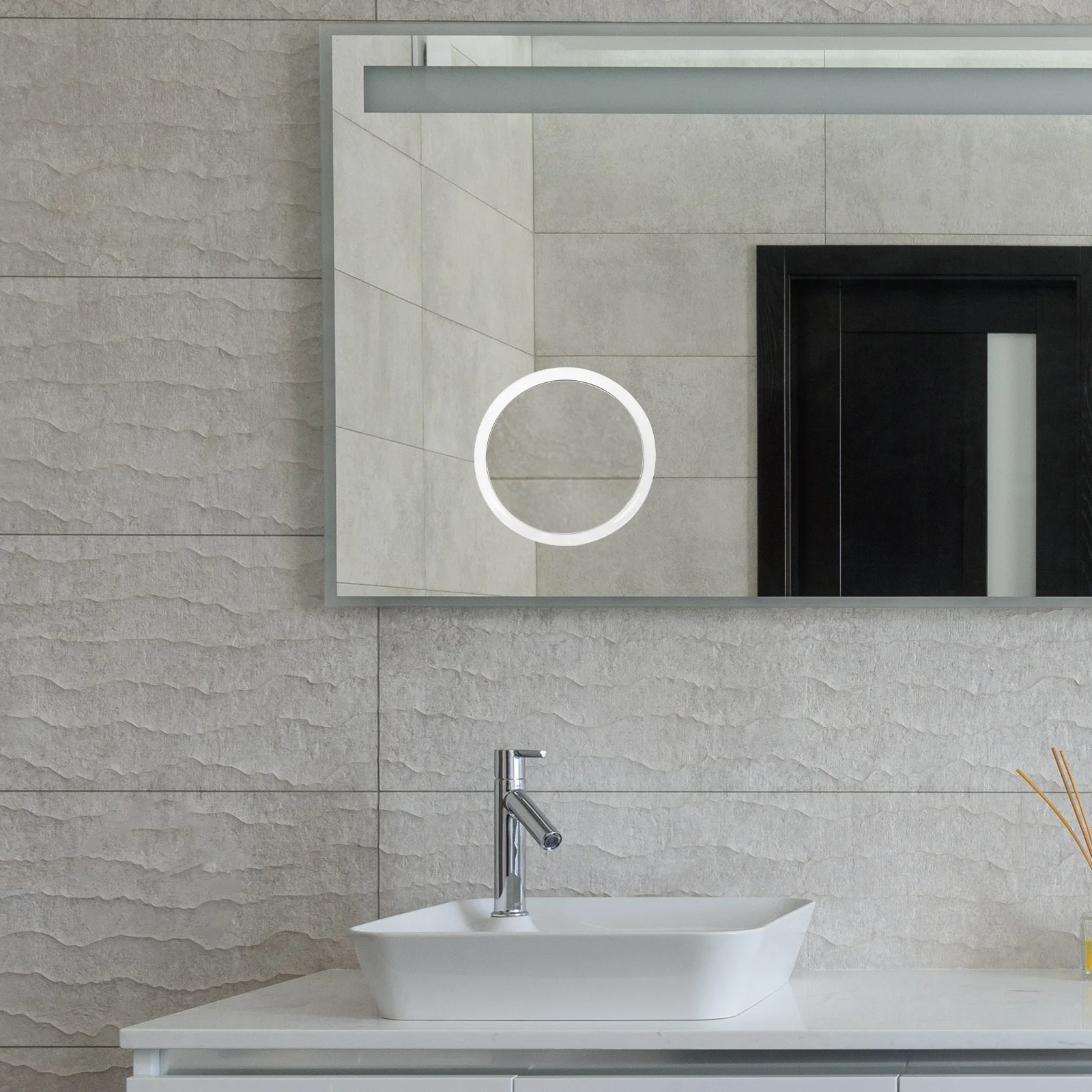 

1Pcs Chic 15X Magnifying Mirror with Strong Sucker Non-Skid Wall Mount Bathroom Mirror for Makeup Shaving Skincare