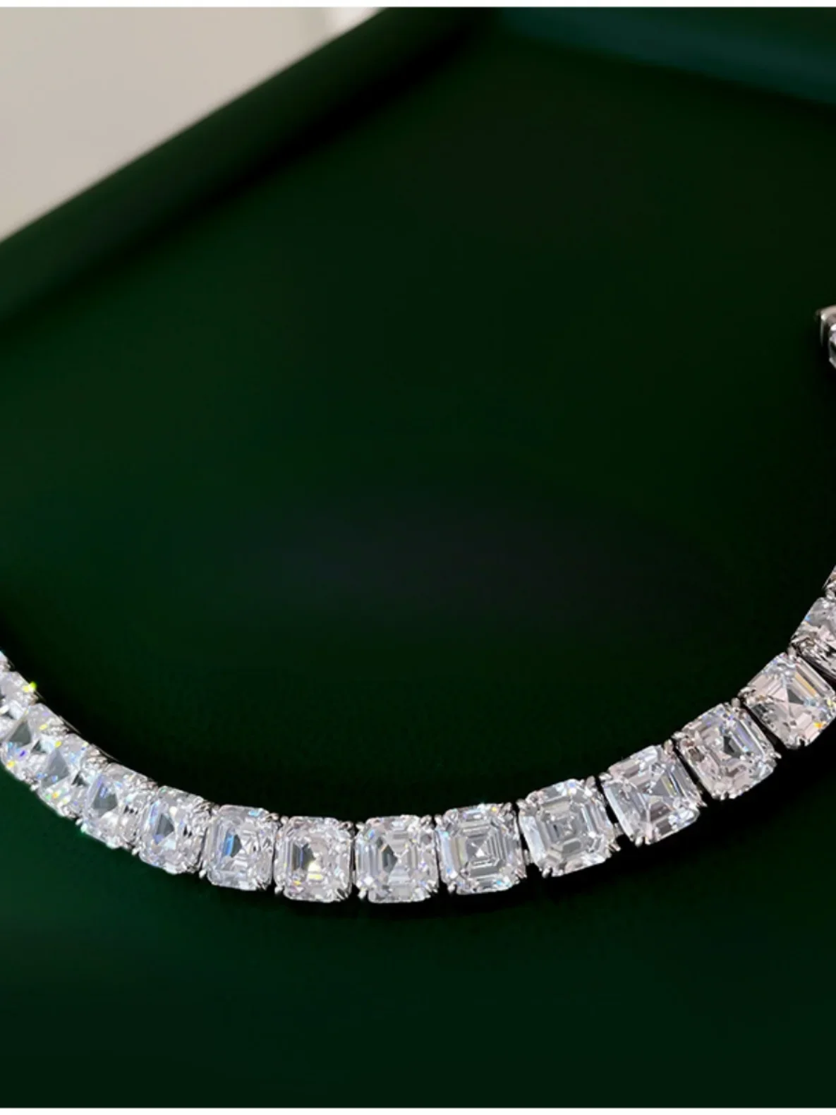 Imported high carbon diamond princess square bracelet, niche design, high-end feeling, personalized and cool style