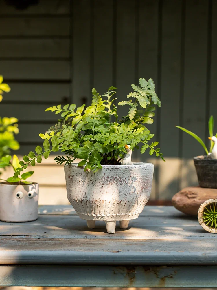Three-legged clay flower pot, fleshy pot, green plant pot, household large-caliber creative coarse pottery breathable old flower