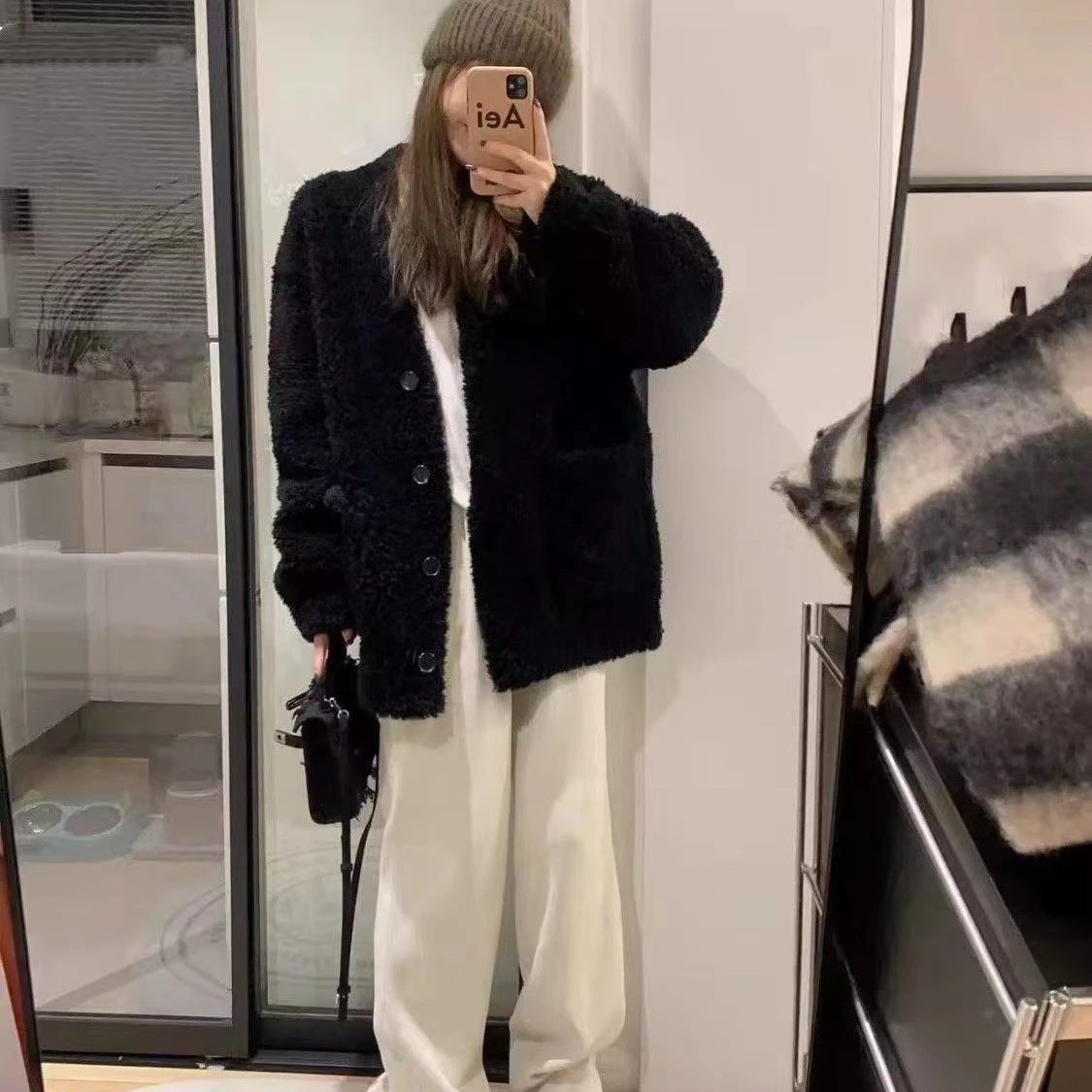 

Bla V-Ne Lamb Fur Jaet Women's Autumn Winter Korean Sle Fluffy Inteated Leather Fur Warm Faion Lazy Sle ort Coat