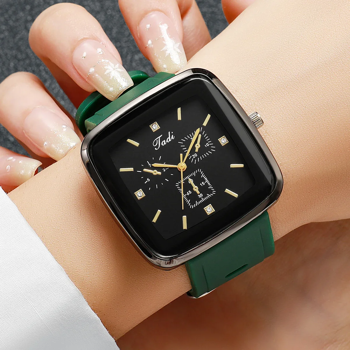 Fashion Rhinestone Square Women Quartz Watch Green Silicone Band Ladies Clock Wristwatches Relogio Feminino (Without Box)