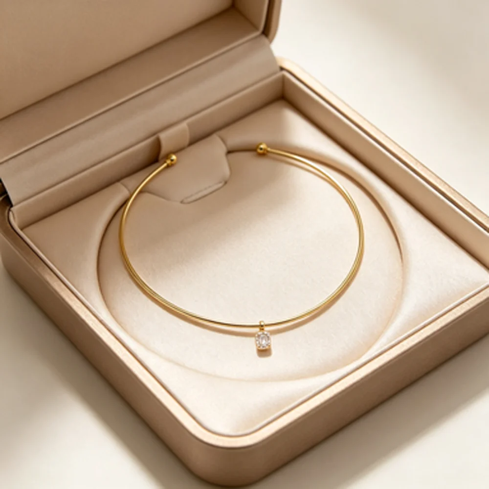 Newly launched neckband with movable small pendant inlaid with ice crystal sparkling CZ fashionable womens banquet collar jewelr