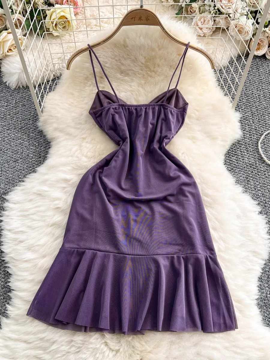 Foamlina 2025 ความรู้สึกใหม่ V คอด้านบนชุดกระโปรงเสื้อผ้าผู้หญิงเอวบางจีบ ruffle EDGE ขนาดกลางและชุดยาว