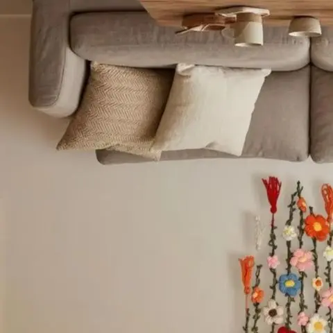 soft-yarn-wall-decor-bohemian-crochet-flower-wall-hanging-handmade-tassel-tapestry-decor-wooden-stick-boho-room-bedroom-art