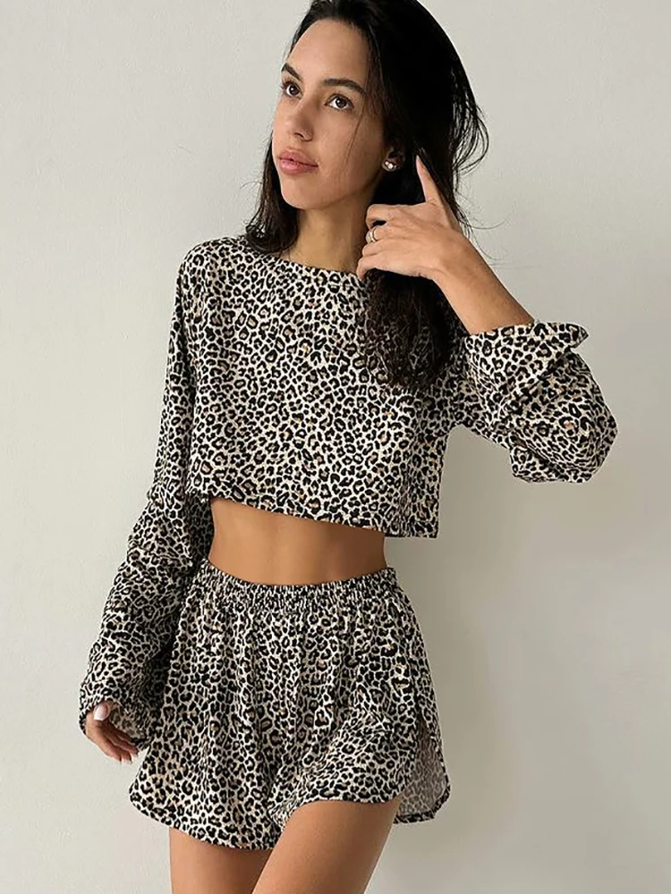 Linad Leopard pigiama per donna set da 2 pezzi O collo manica lunga Crop Top abiti Casual femminili con pantaloncini 2024 Summer Sleepwear