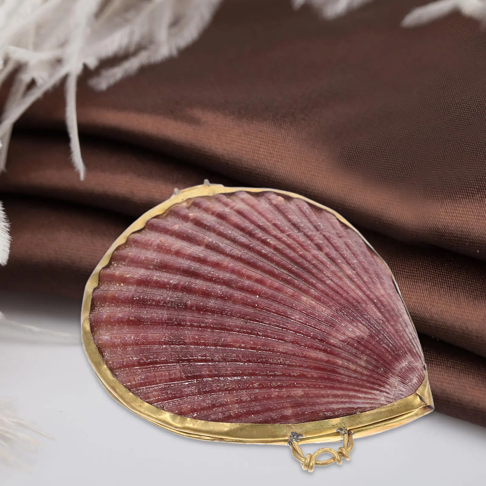 

Mini Pearl Seashell Jewelry Box Chic Small Ring Earring Case Lightweight Portable Gift for Engagement Birthday Valentines