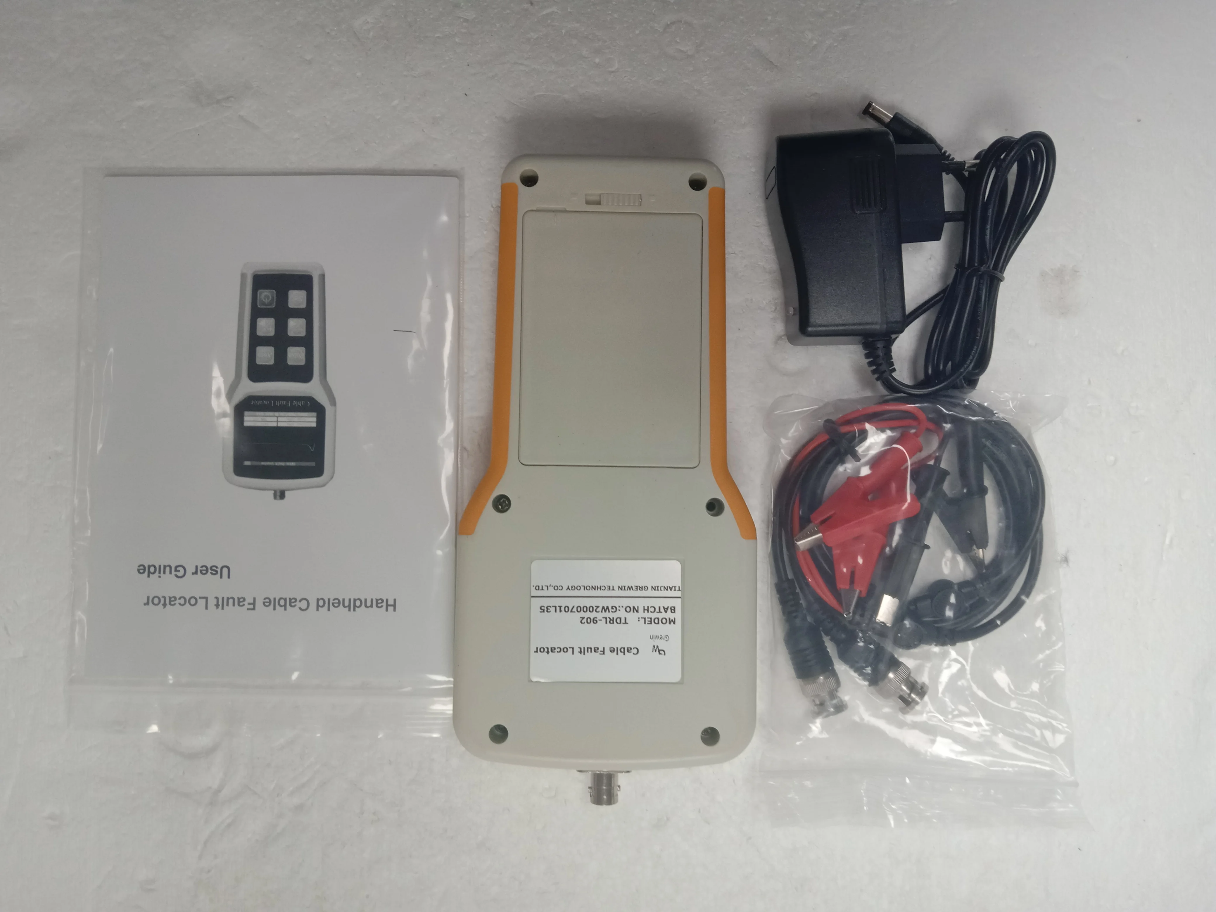 Comunicación portátil de alta precisión Forma de onda digital Baja voltaje para longitud de cable y velocidad de onda CABLE HANDAL FAULT LOCATOR