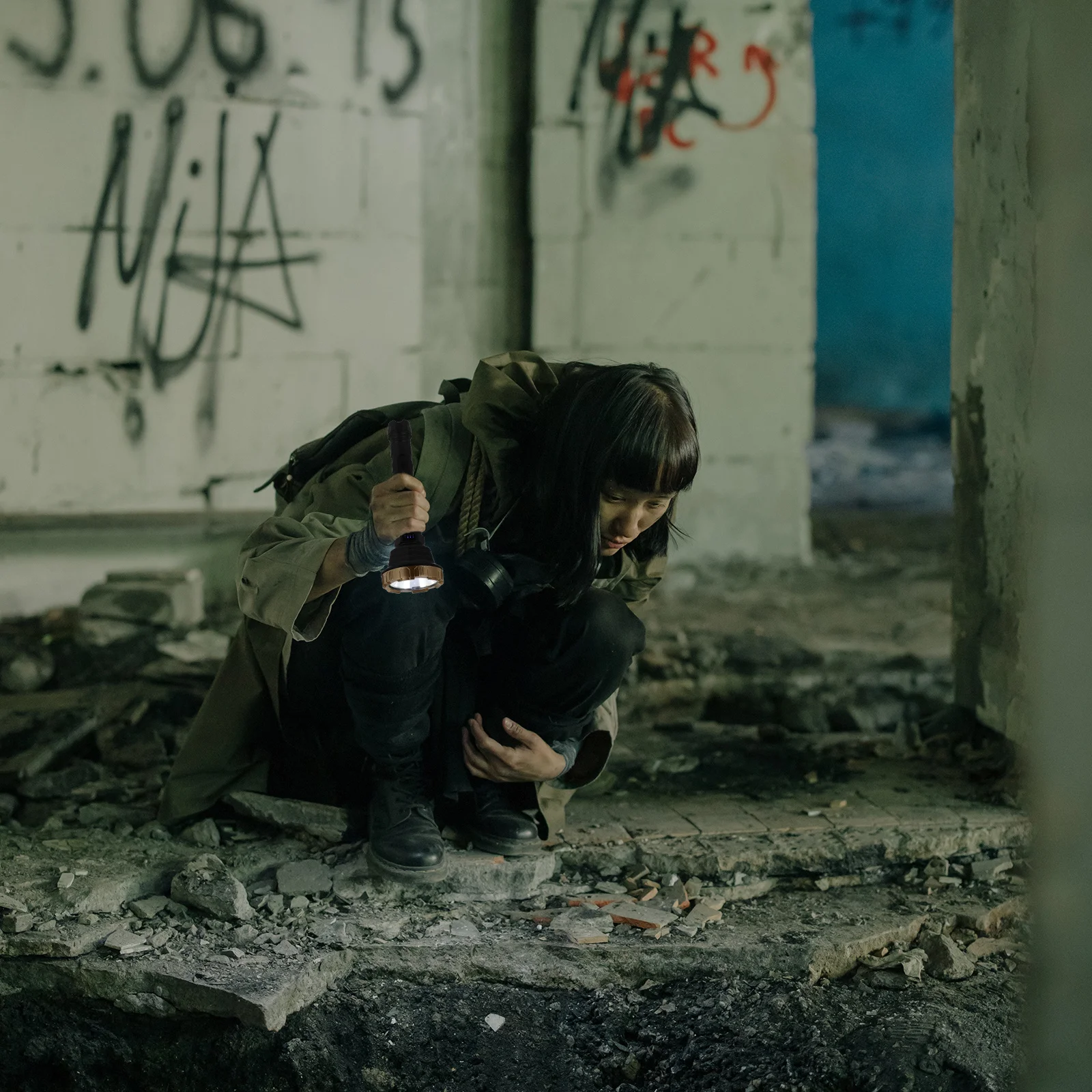 1Set Durable Outdoor Flashlight Simple Design High Durability Strong Light for Night Activities Camping Flashlight