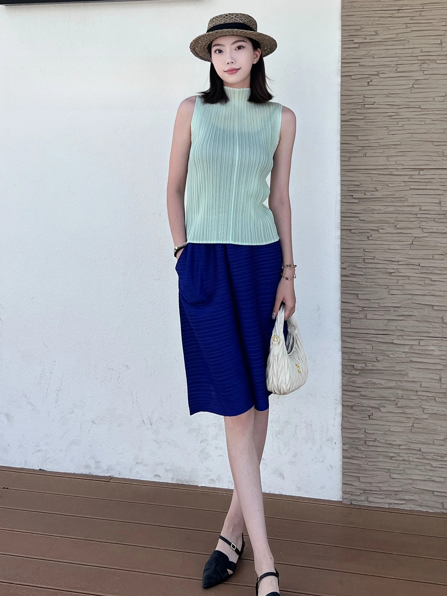 

Pure Color High Collar Svel Summer New Sle Tee-piece Set with Seven Pants Crease Design by Sanza Art Creation