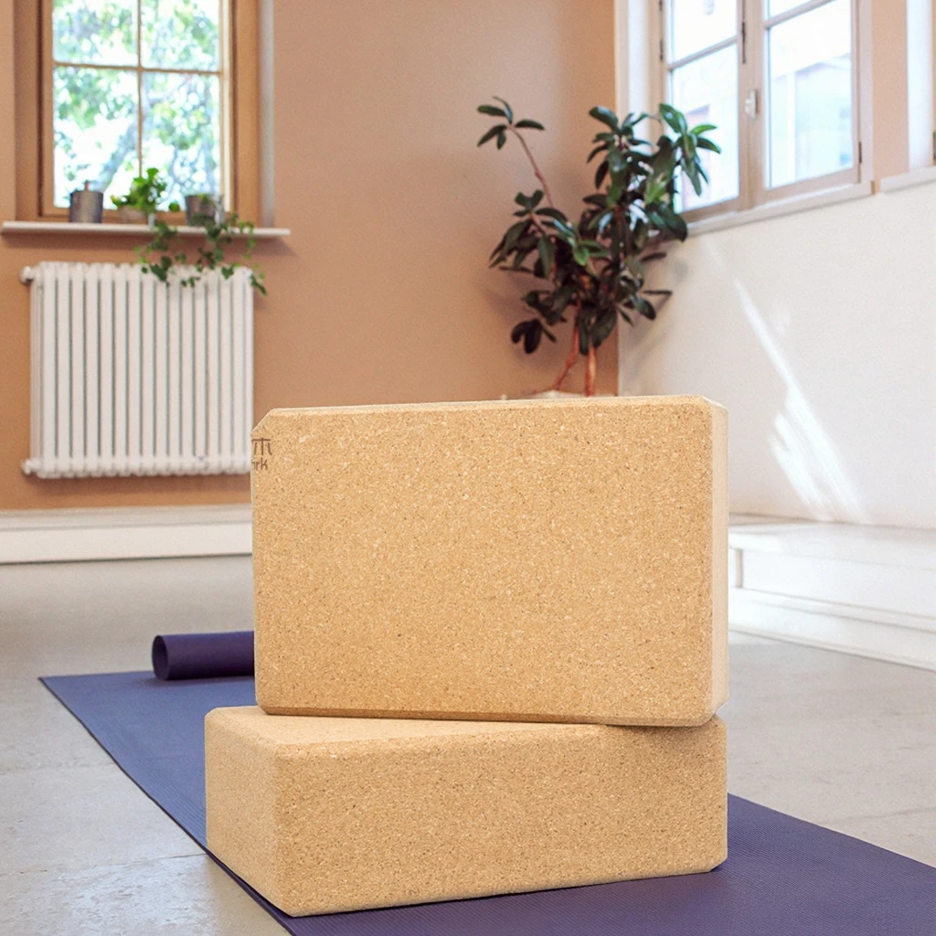 

Customized LOGO Factory Direct Eco-Friendly Cork Yoga Blocks Natural Non-Slip with Custom Logo for Gymnastics Fitness Equipment