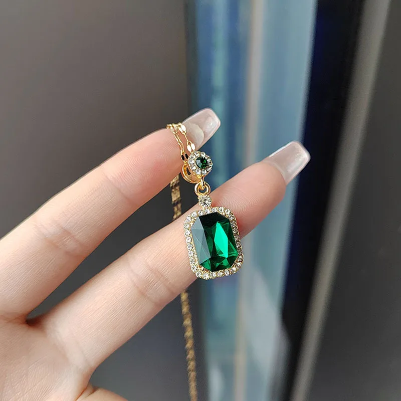 Titanium Steel Retro Square Green Zircon Pendant Necklace for Women Shining Red Rhinestone Necklace Girls Wedding Engagement Jew