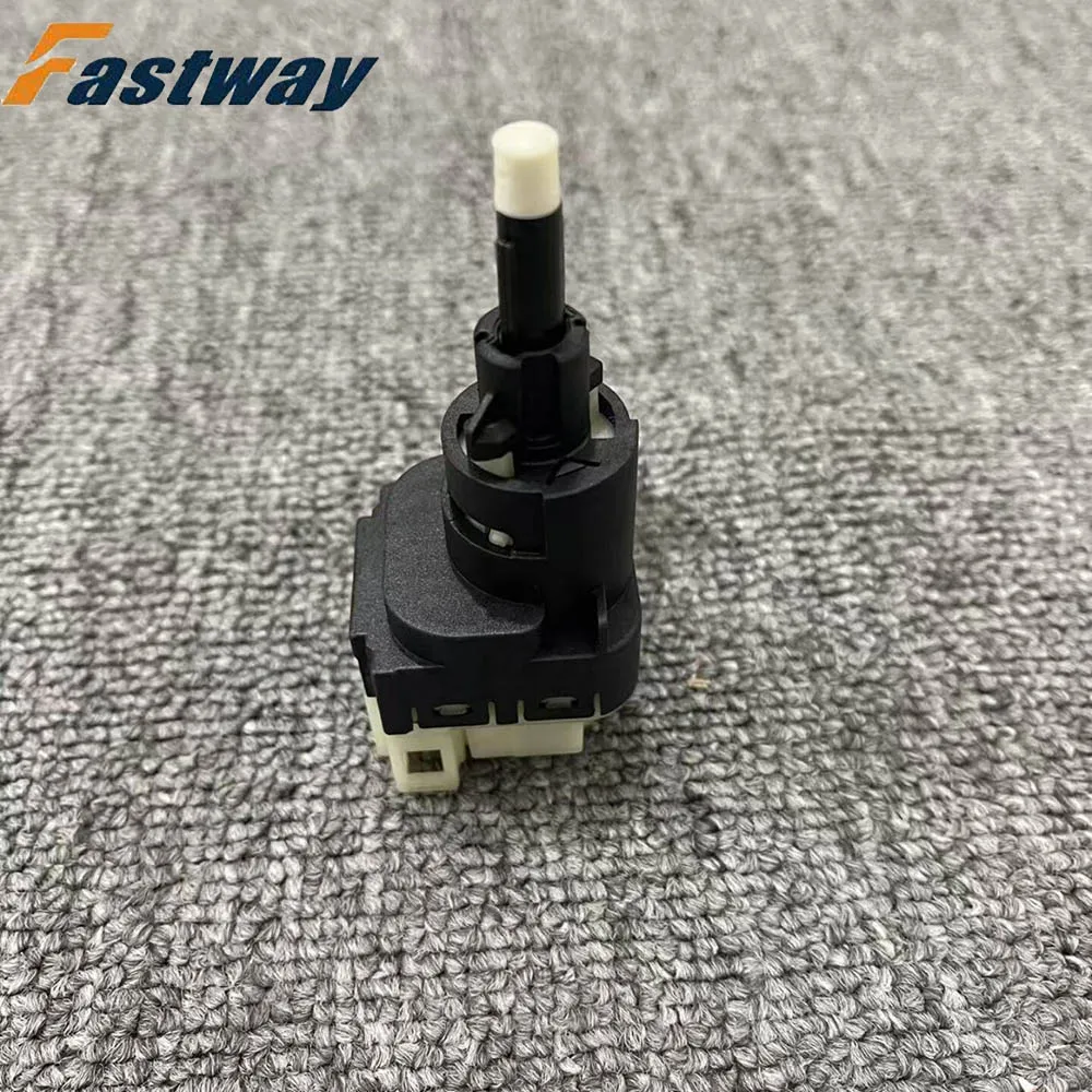 Brake Light Switch For Bentley Flying Spur Continental GT 3B0945511A 3B0945511B 3B0945511C