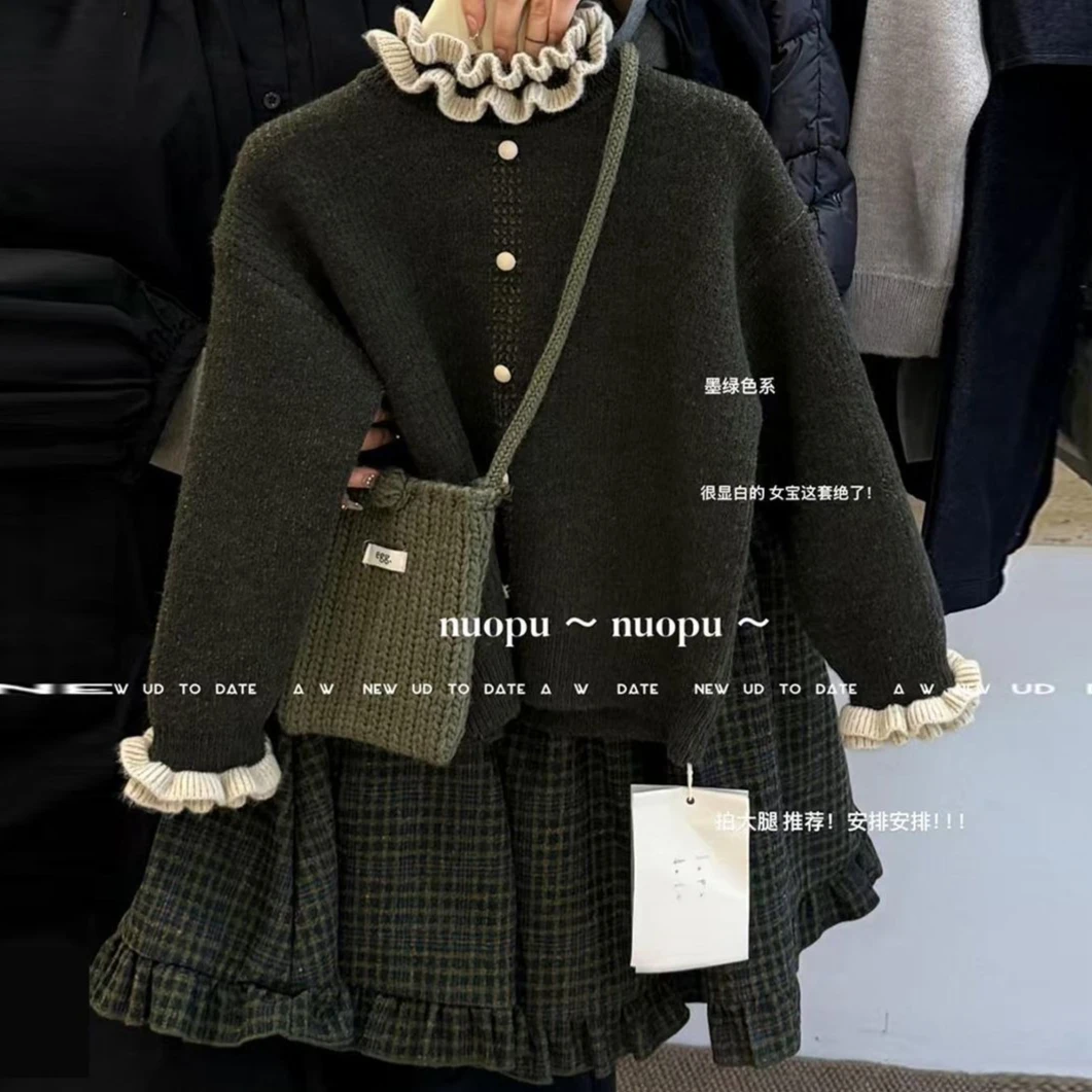 Girls Suit 2025 Autumn and Winter New Childrens Clothing Girl Baby Retro Wooden Ear Lace Sweater Cardigan Grain Skirt Two Sets