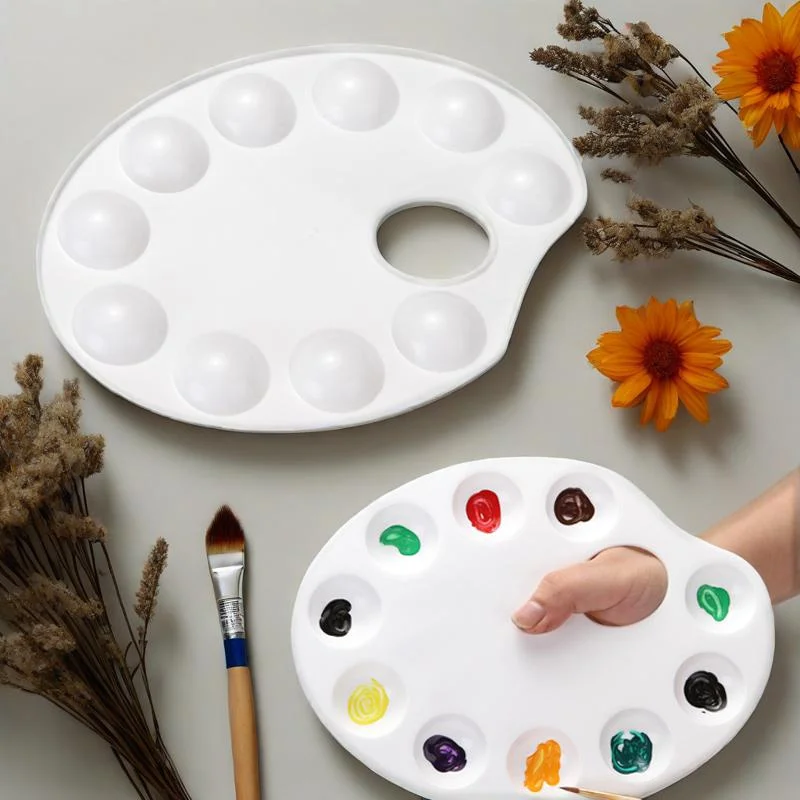 10-wells Oval Plastic Palette Easy To Carry Easy To Clean Not Easy To Break for Outdoor Sketching Children's Painting Exercises