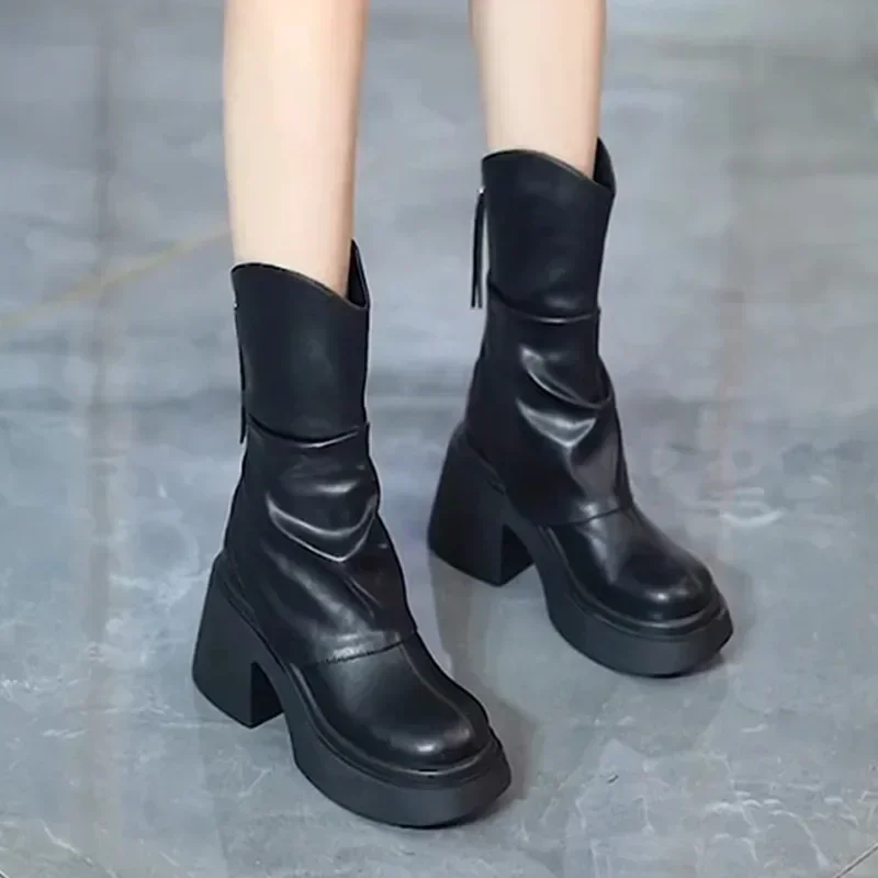 Botas curtas de sola grossa e salto grosso para mulheres, outono e inverno 2024 novo estilo coreano dedo do pé redondo botas creme