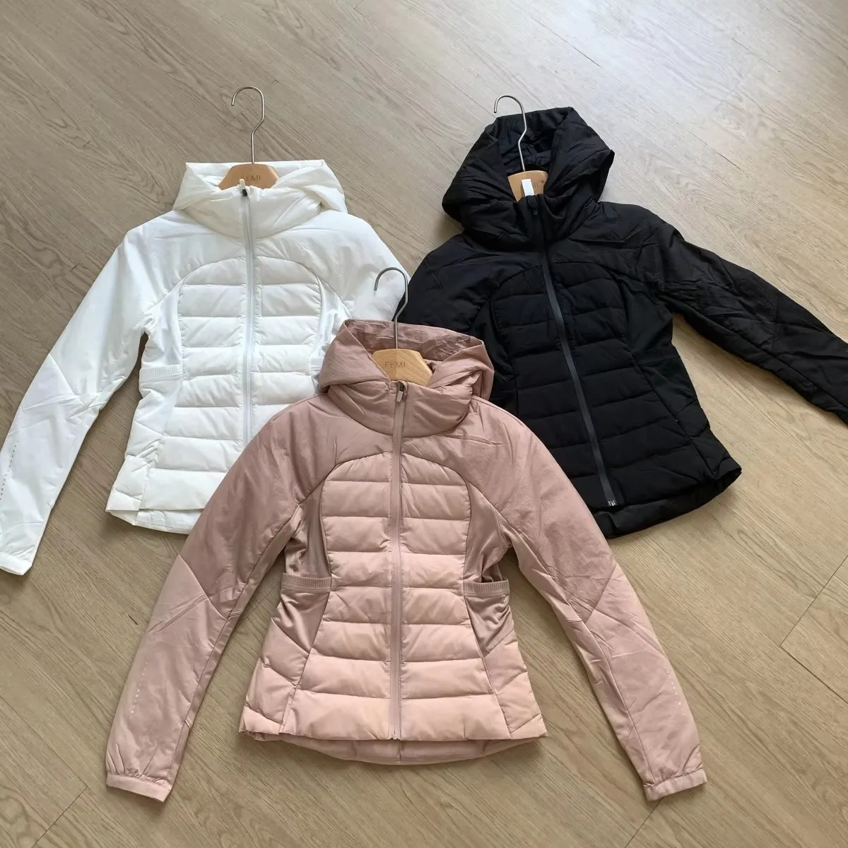 Women's Ultra Light Down Jacket 90% White Duck Down Female Slim Fit Down Yoga Sexy Slim Trendy Portable Hoodie Outwear Coats J01