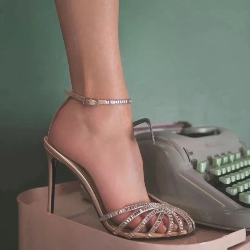 Sandalias de tacón de aguja con pedrería veraniega para banquetes - imagen 5