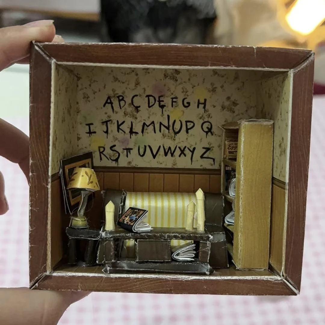 فيلم غريب المقصورة 3D ورقة نموذج DIY الحلي لعبة غرفة الديكور التماثيل #4