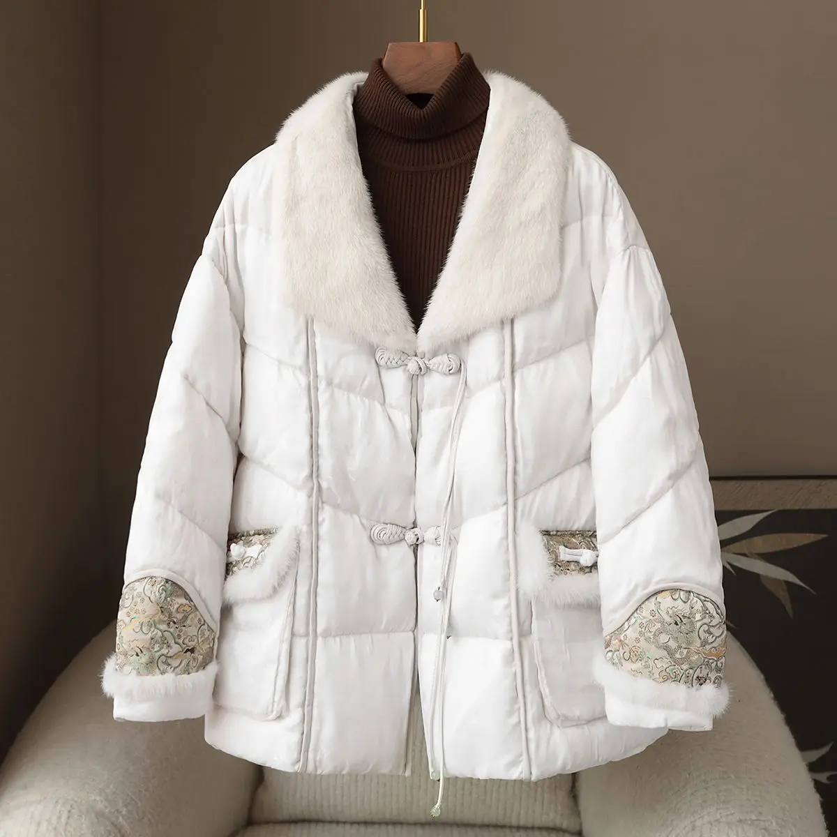 2025 가을 겨울 신상 여성 다운 자켓 루즈핏 레트로 출퇴근 자수 구스 다운 자켓