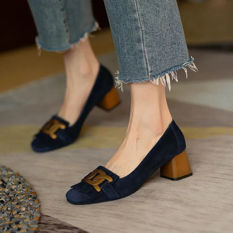 2023 nueva moda borla Metal cómodos bombas punta cuadrada Slip-on Casual elegante Sandalias de tacón bajo zapatos de mujer de cuero 40