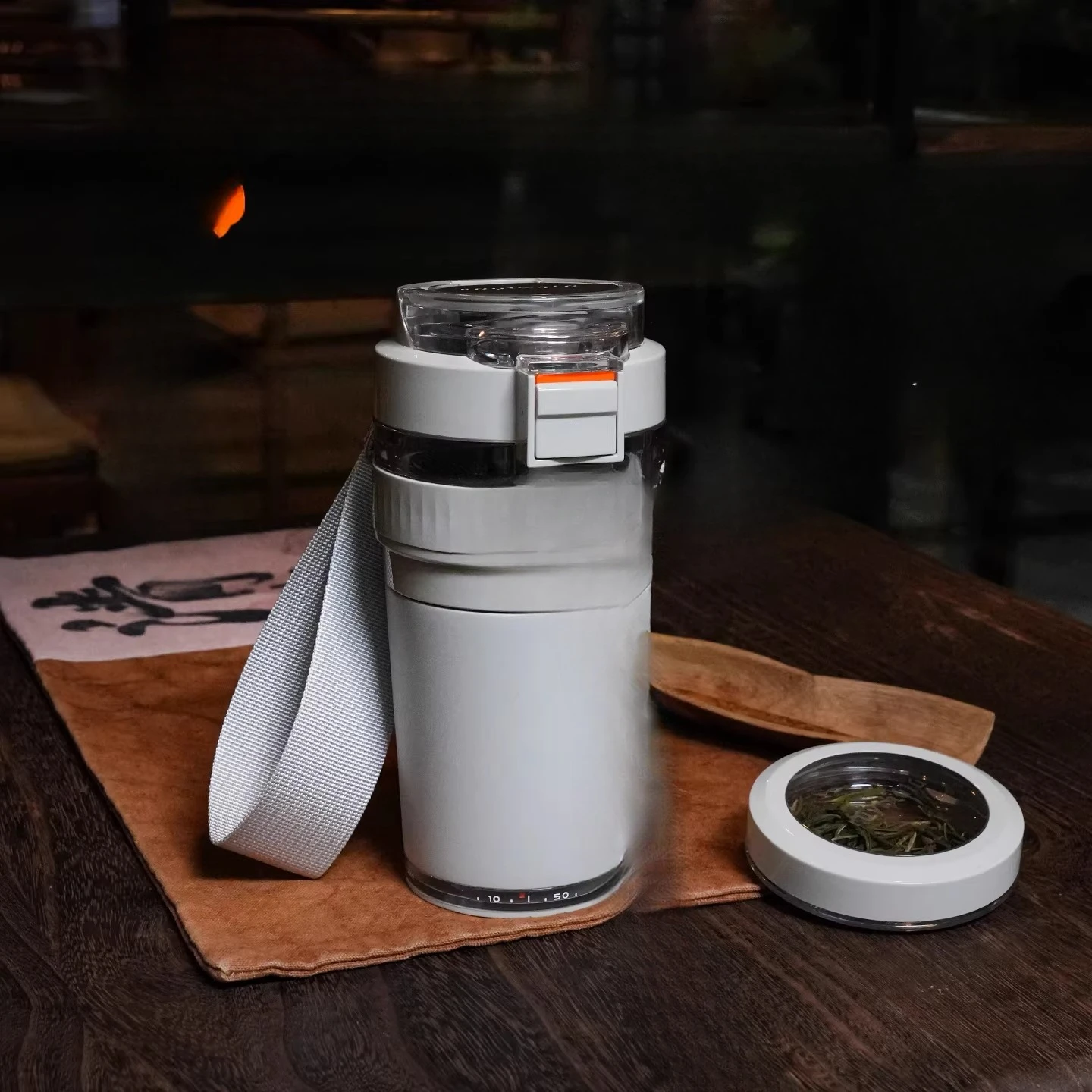 Accompanying teacup, tea separation cup, tea cup, light thermal insulation ceramic liner, business trip travel gift