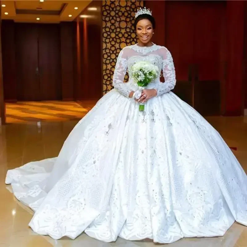 Customized Classic O-Neck African Heavy Crystals Beads Ballgown Wedding Dresses Plus Size Long Sleeves Appliques Puffy Vestidos