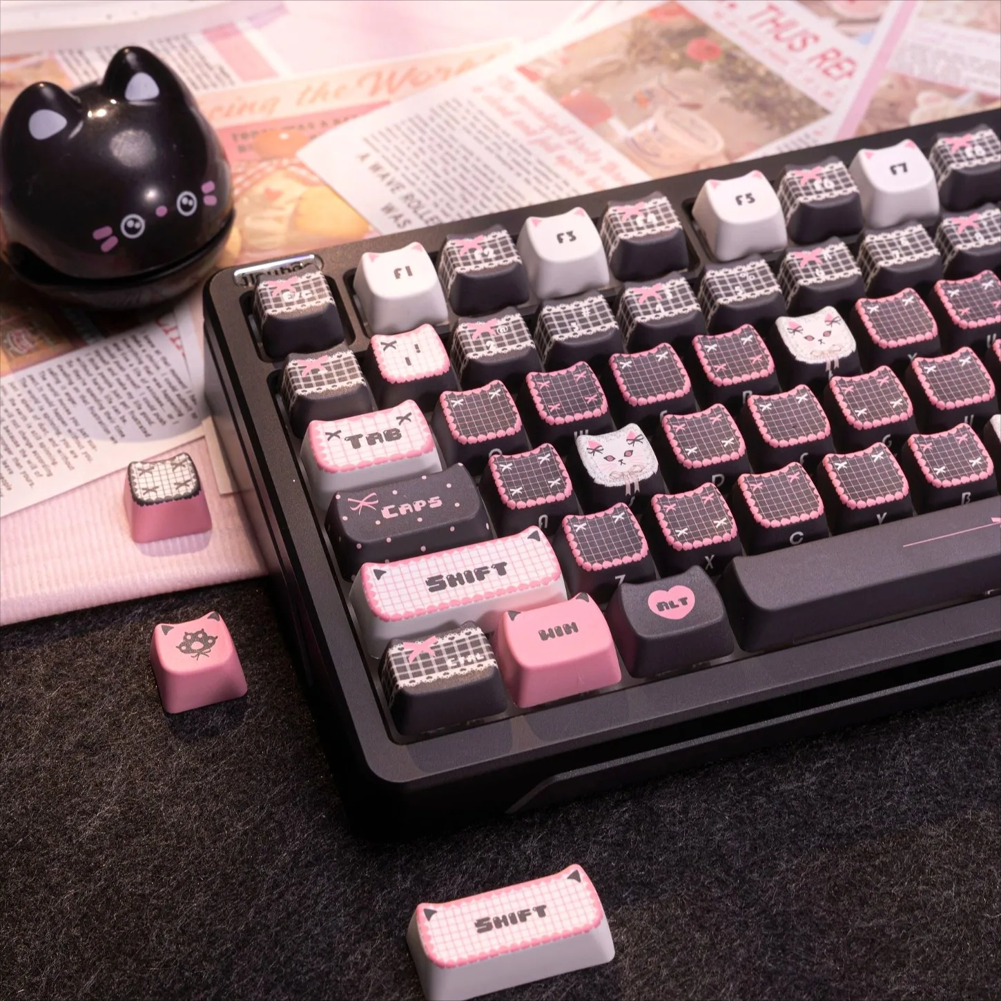 

Lace Cute Cat Keycaps MAO Profile PBT 130 Keys DIY for 60-108% Cross Switch Magnetic Mechanical Keyboard