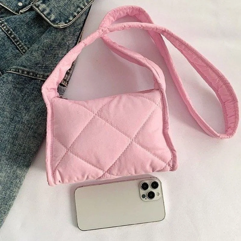 

Fashionable And Luxury Tote Bag For Ladies With Casual Simple Look And Genuine Leather Build