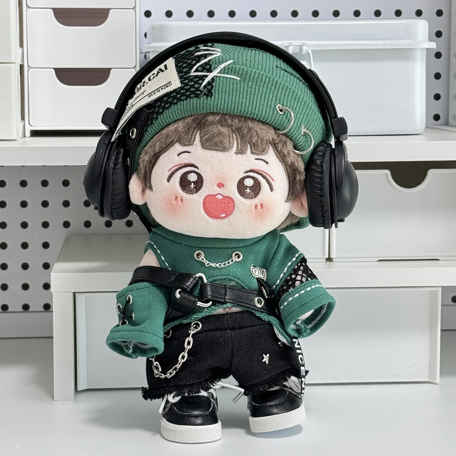 

20cm Doll Clothes Rock Cool Guy Boy Earphone Fashion Green Knitted Hat Suit Stuffed Plushies Plush Doll Accessories Anime Toys