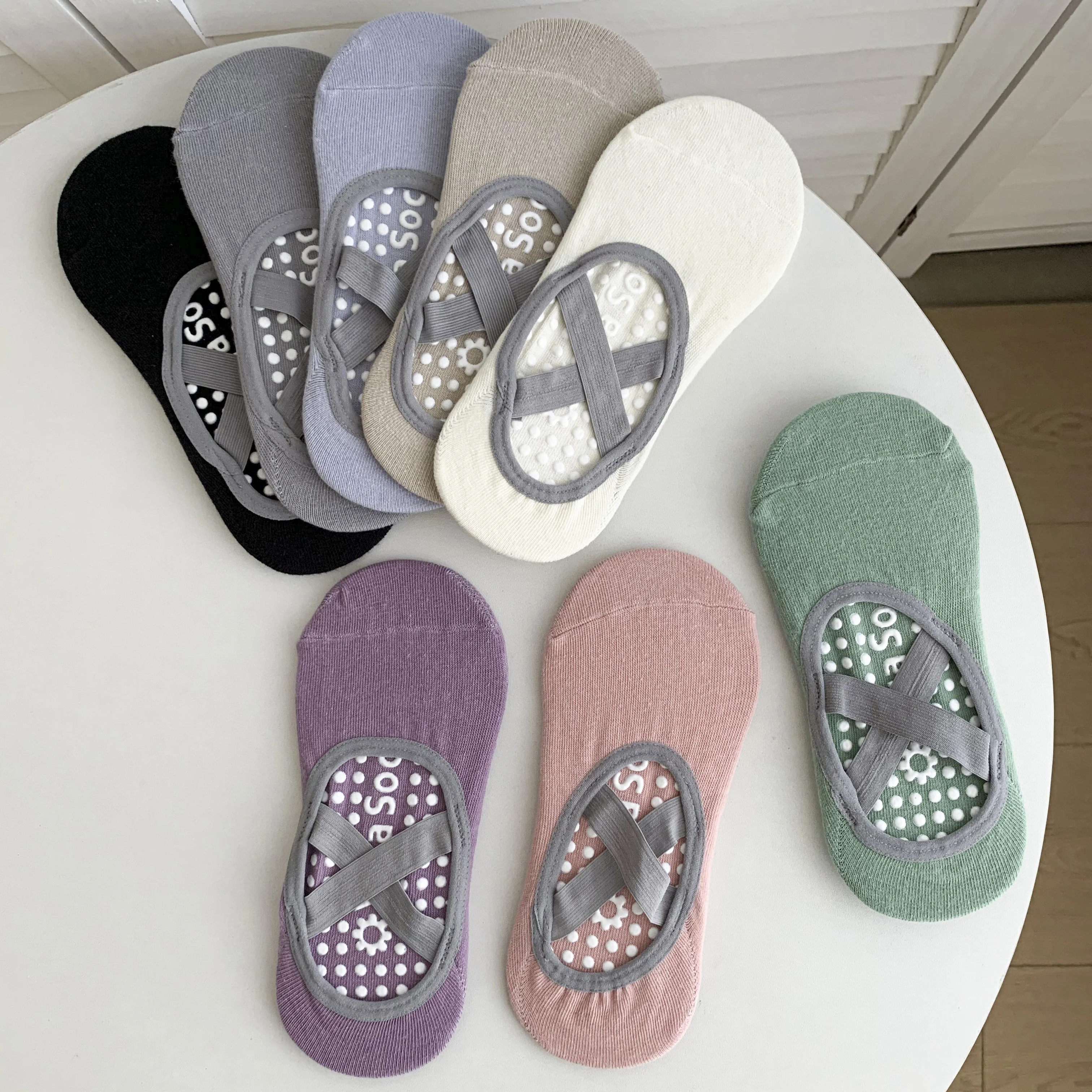 4 Pairs of Yoga Socks for Women, Versatile and Comfortable, Yoga Socks with Silicone Non-Slip Soles, Invisible Socks