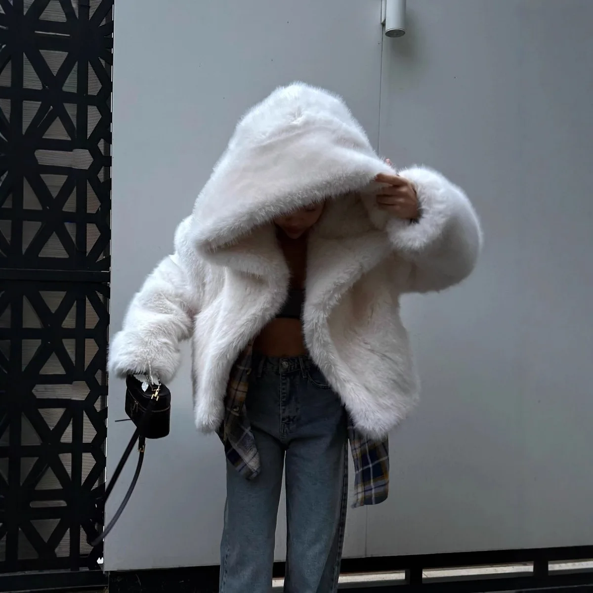 Women Faux Fur Short Coats Y2k Hooded Jackets Long Sleeves Covered Single Breasted Thick Loose Fit Casual 2025 Autumn Winter