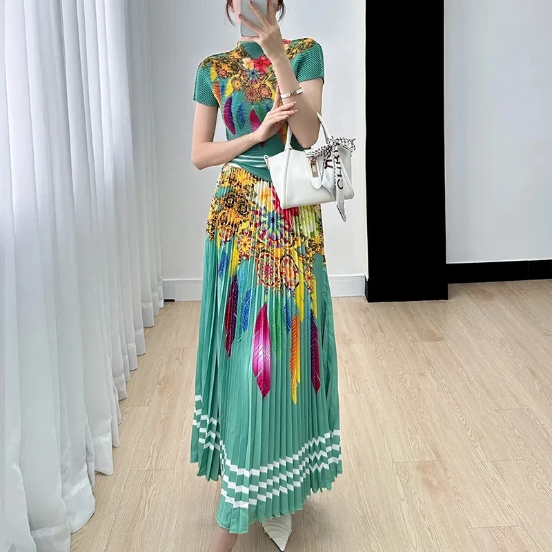 Womens Sets 2 Pieces Set Short Sleeve Top Pleated Long Skirt Woman Clothing Printed Retro Corn Grain Summer New Design Slim Suit