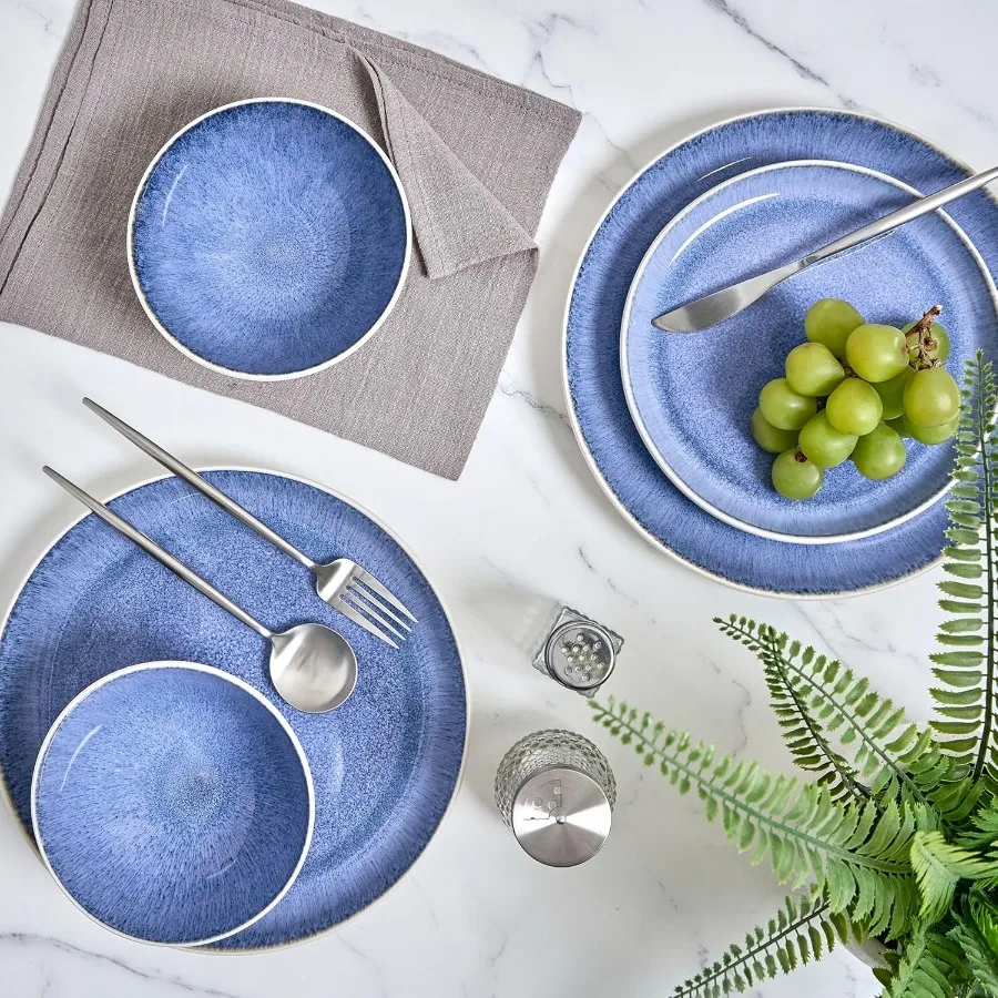 Conjunto de louça de grés de 12 peças para 4 esmalte reativo azul claro em pratos e tigelas brancas conjunto de prato de cerâmica de cozinha moderna