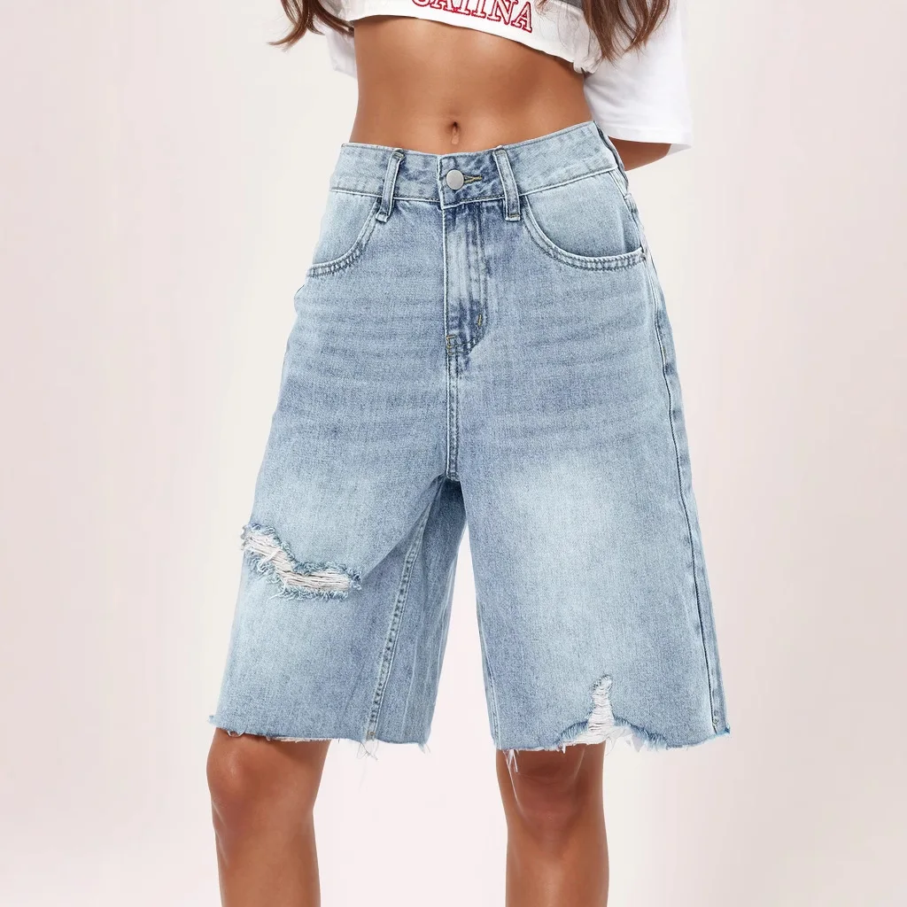 

2025 новые американские свободные джинсы средней длины с высокой талией в стиле ретро. Женские летние модные уличные индивидуальные рваные джинсовые шорты